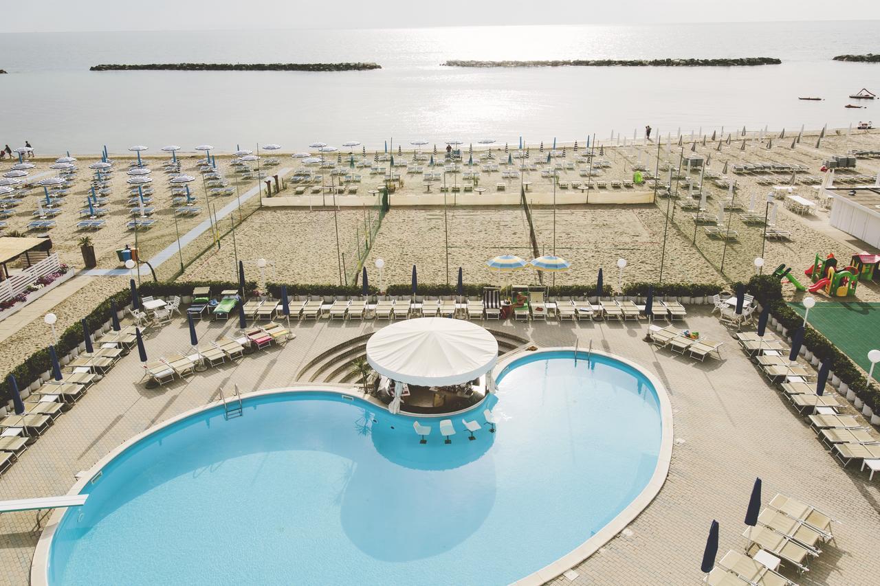 Hotel Marco Lido Di Savio Bagian luar foto